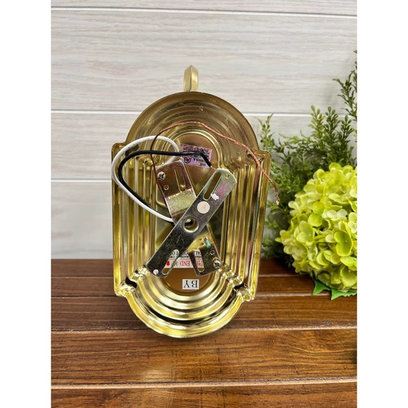 Vintage Brass Hollywood Wall Sconce Light with Scalloped Glass Shade - Picture 8 of 10